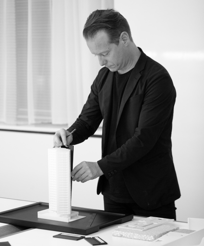 Enora Residence - Internacionalmente celebrado por seu trabalho como designer, Jader Almeida concebeu criações que transcendem categorias e escalas